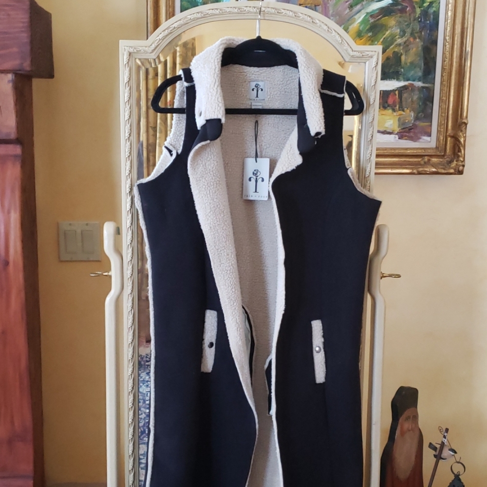 Vest - Picture 3 of 5